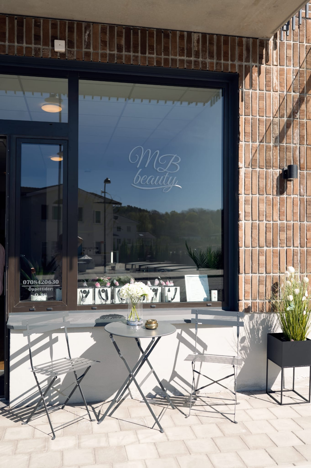 Entrén till MB Beauty Love på Tegelängsvägen 16 i Norsborg